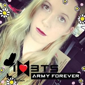 Meet your Posher, Adria